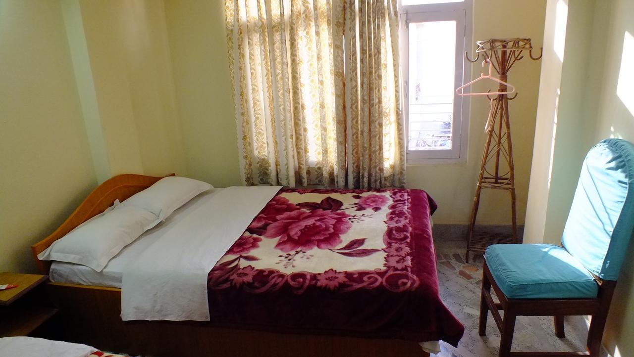 Hotel Dolphin Катманду Екстериор снимка