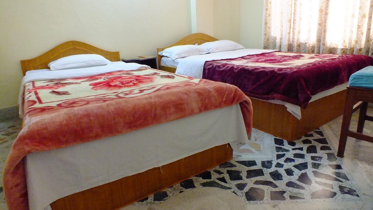 Hotel Dolphin Катманду Екстериор снимка