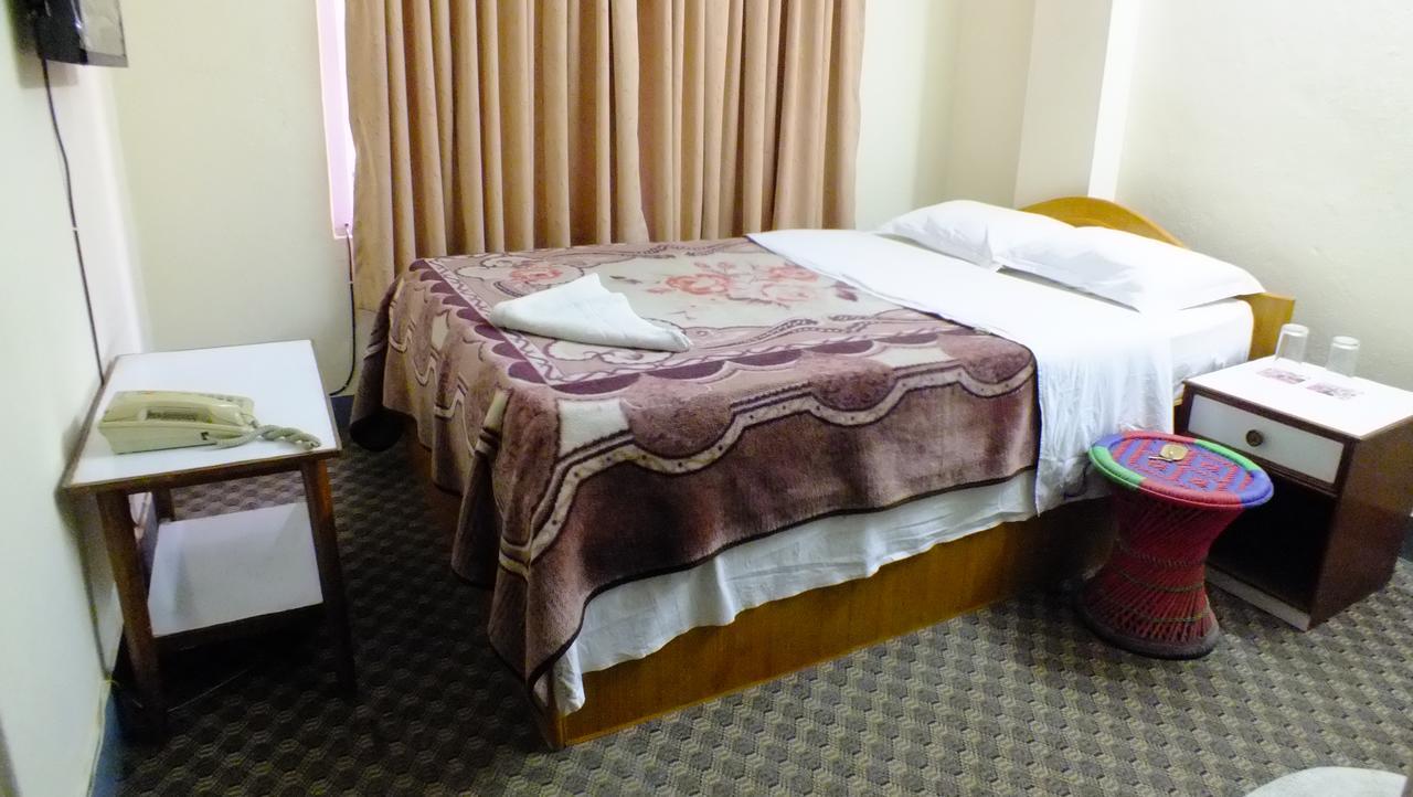 Hotel Dolphin Катманду Екстериор снимка