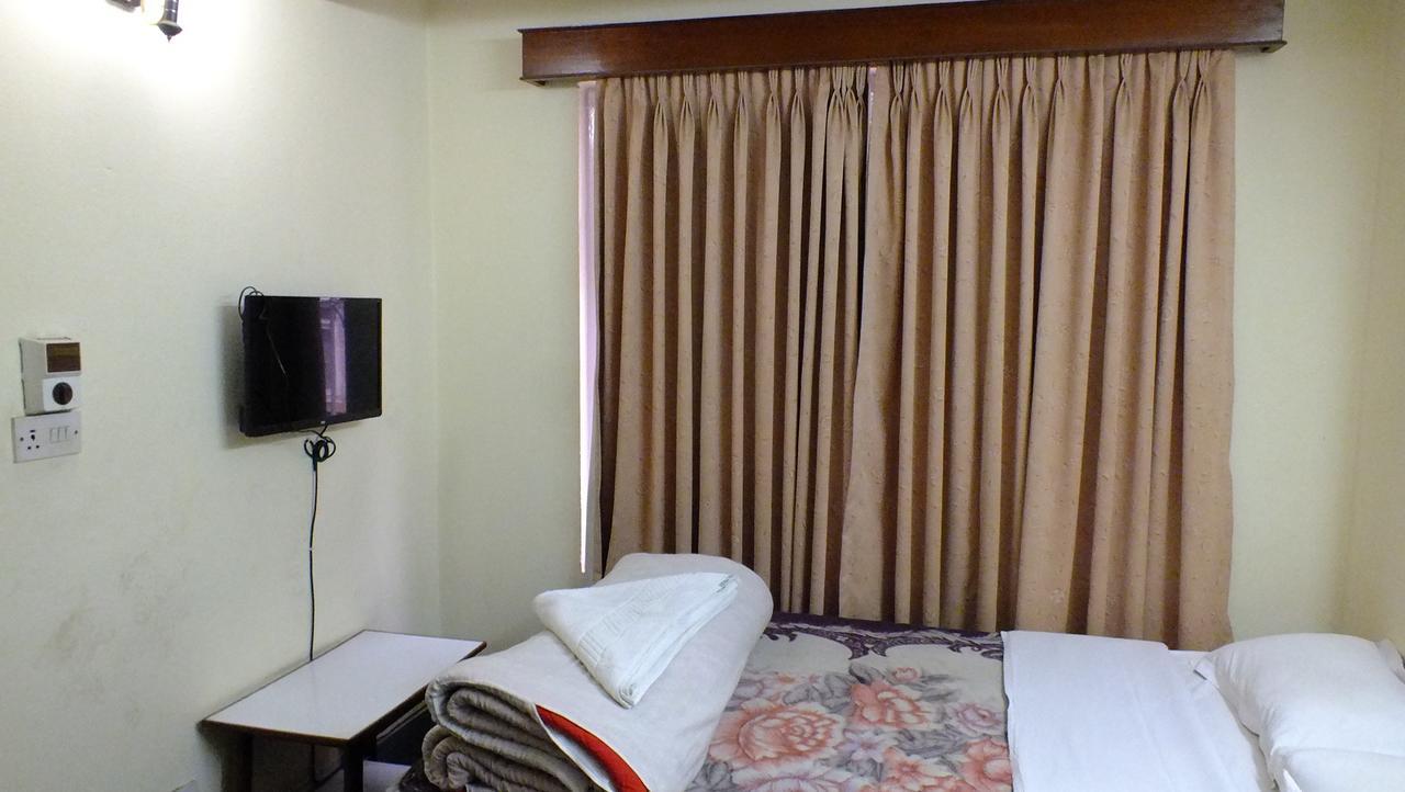 Hotel Dolphin Катманду Екстериор снимка