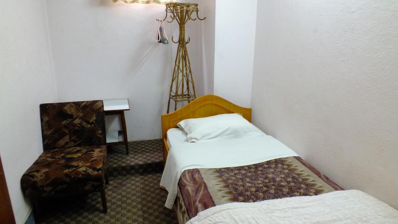 Hotel Dolphin Катманду Екстериор снимка
