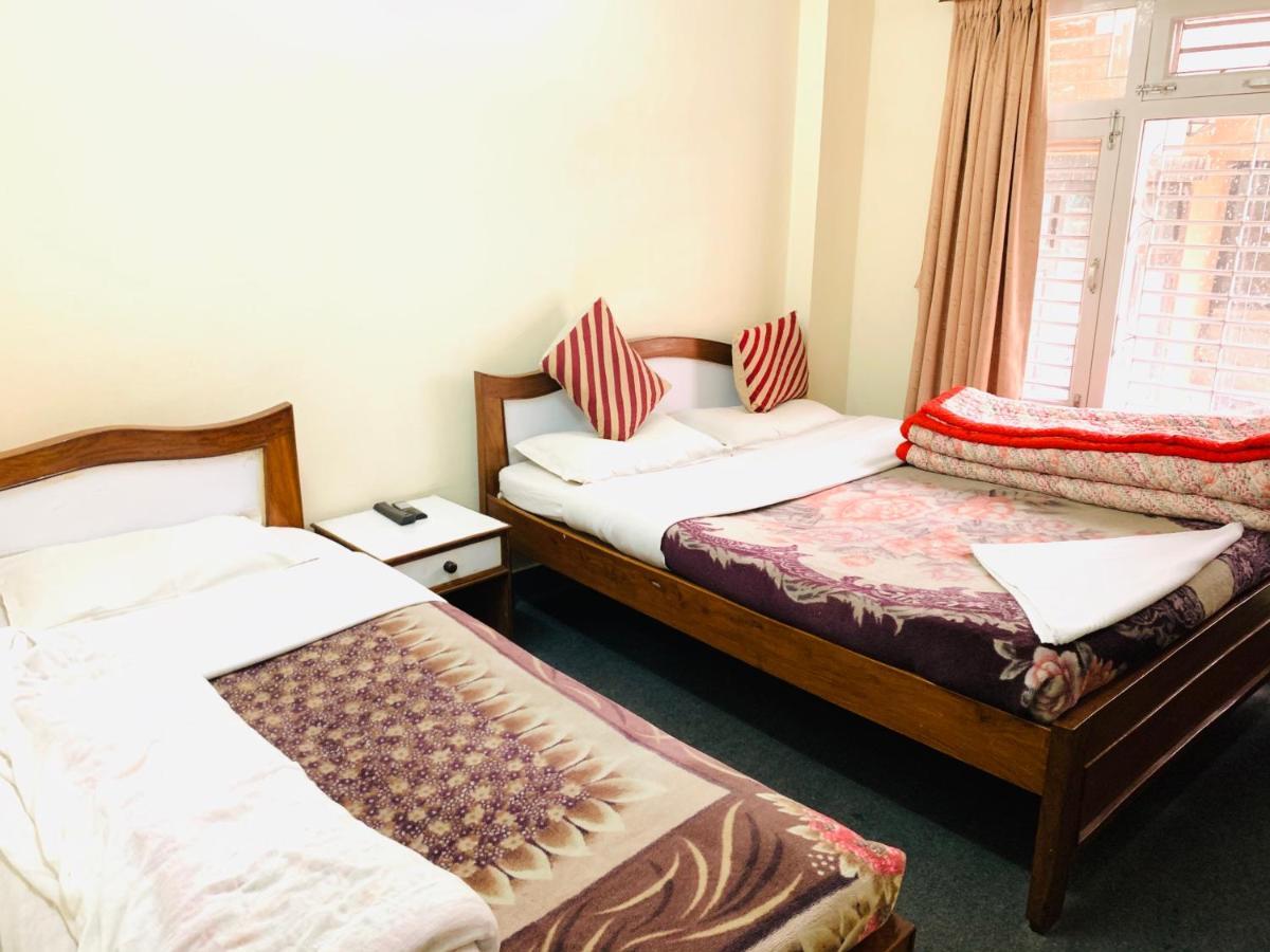 Hotel Dolphin Катманду Екстериор снимка